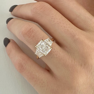 Round Halo, Pave & Split Shank Engagement Ring – 1.93 CT Lab Grown Diamond