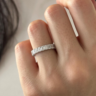 0.13 TCW Round Twisted DEF/VVS Lab Grown Diamond Wedding Band