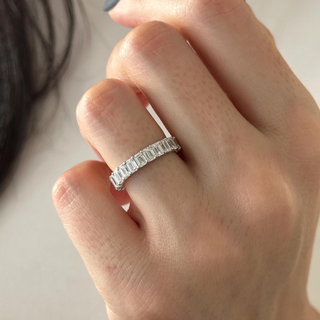 0.13 TCW Round Twisted DEF/VVS Lab Grown Diamond Wedding Band