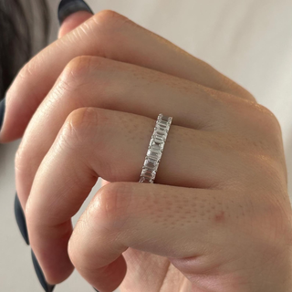 0.13 TCW Round Twisted DEF/VVS Lab Grown Diamond Wedding Band