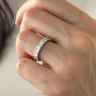 0.13 TCW Round Twisted DEF/VVS Lab Grown Diamond Wedding Band