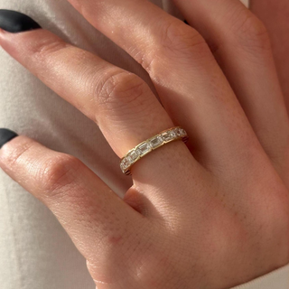 0.13 TCW Round Twisted DEF/VVS Lab Grown Diamond Wedding Band