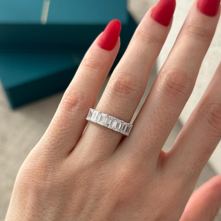 0.13 TCW Round Twisted DEF/VVS Lab Grown Diamond Wedding Band
