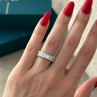 0.13 TCW Round Twisted DEF/VVS Lab Grown Diamond Wedding Band