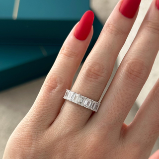 0.13 TCW Round Twisted DEF/VVS Lab Grown Diamond Wedding Band
