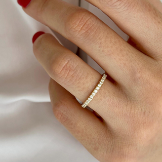 0.13 TCW Round Twisted DEF/VVS Lab Grown Diamond Wedding Band