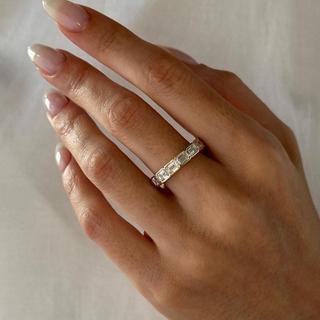 0.13 TCW Round Twisted DEF/VVS Lab Grown Diamond Wedding Band