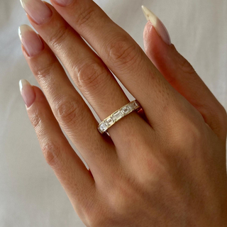0.13 TCW Round Twisted DEF/VVS Lab Grown Diamond Wedding Band