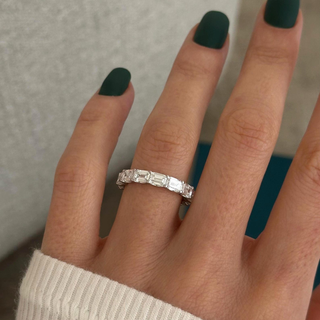 0.13 TCW Round Twisted DEF/VVS Lab Grown Diamond Wedding Band