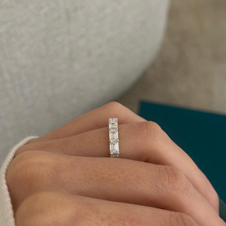 0.13 TCW Round Twisted DEF/VVS Lab Grown Diamond Wedding Band