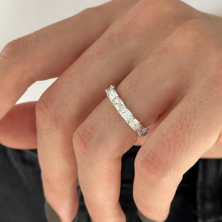 0.13 TCW Round Twisted DEF/VVS Lab Grown Diamond Wedding Band