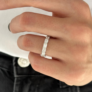 0.13 TCW Round Twisted DEF/VVS Lab Grown Diamond Wedding Band