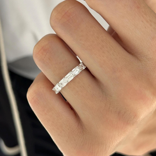 0.13 TCW Round Twisted DEF/VVS Lab Grown Diamond Wedding Band