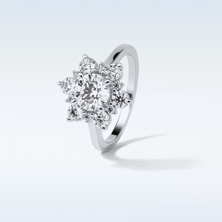 1 Cluster Engagement Ring Featuring Round Moissanite