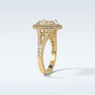 2.72 CT Oval Engagement Ring Featuring Oval Moissanite