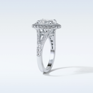 2.72 CT Oval Engagement Ring Featuring Oval Moissanite