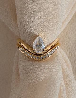 1 CT Pear Cut Curved Lab Grown Bridal Ring Set with Wave Stacking Band