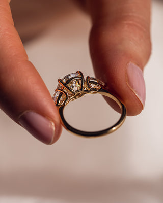 3.08 CT Round Three Stones Moissanite Engagement Ring