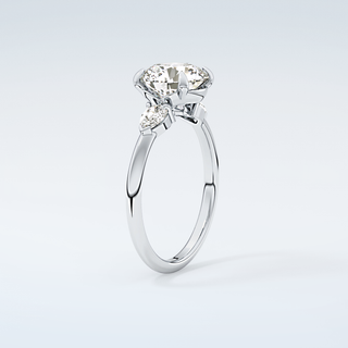 2.0 CT Round Cut Three Stone Moissanite Engagement Ring 18