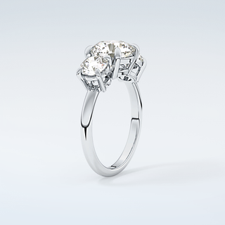 2.0 CT Round Cut Three Stone Moissanite Engagement Ring 18