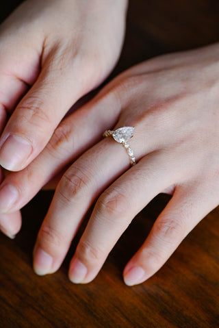 Stunning 1.0 - 2.0 CT Pear Moissanite Engagement Ring with Half Pave Design 4