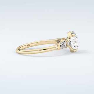 2.0 CT Round Cut Three Stone Moissanite Engagement Ring 4