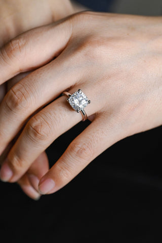 Stunning 1.0 - 2.0 CT Cushion Moissanite Engagement Ring With Solitaire Design 4
