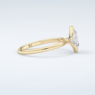 2.0 CT Oval Cut Solitaire Style Moissanite Engagement Ring 4