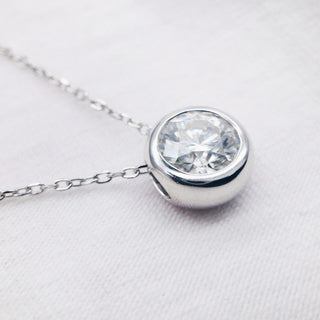 3.0 CT Round Bezel Moissanite Necklace 4