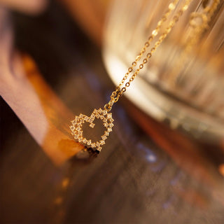 0.15 TCW Round Heart Minimalist Moissanite Necklace 7