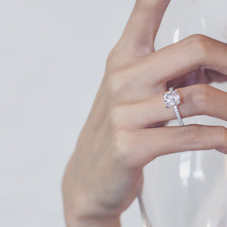 2.0 CT Round Shaped Moissanite Solitaire Engagement Ring 3