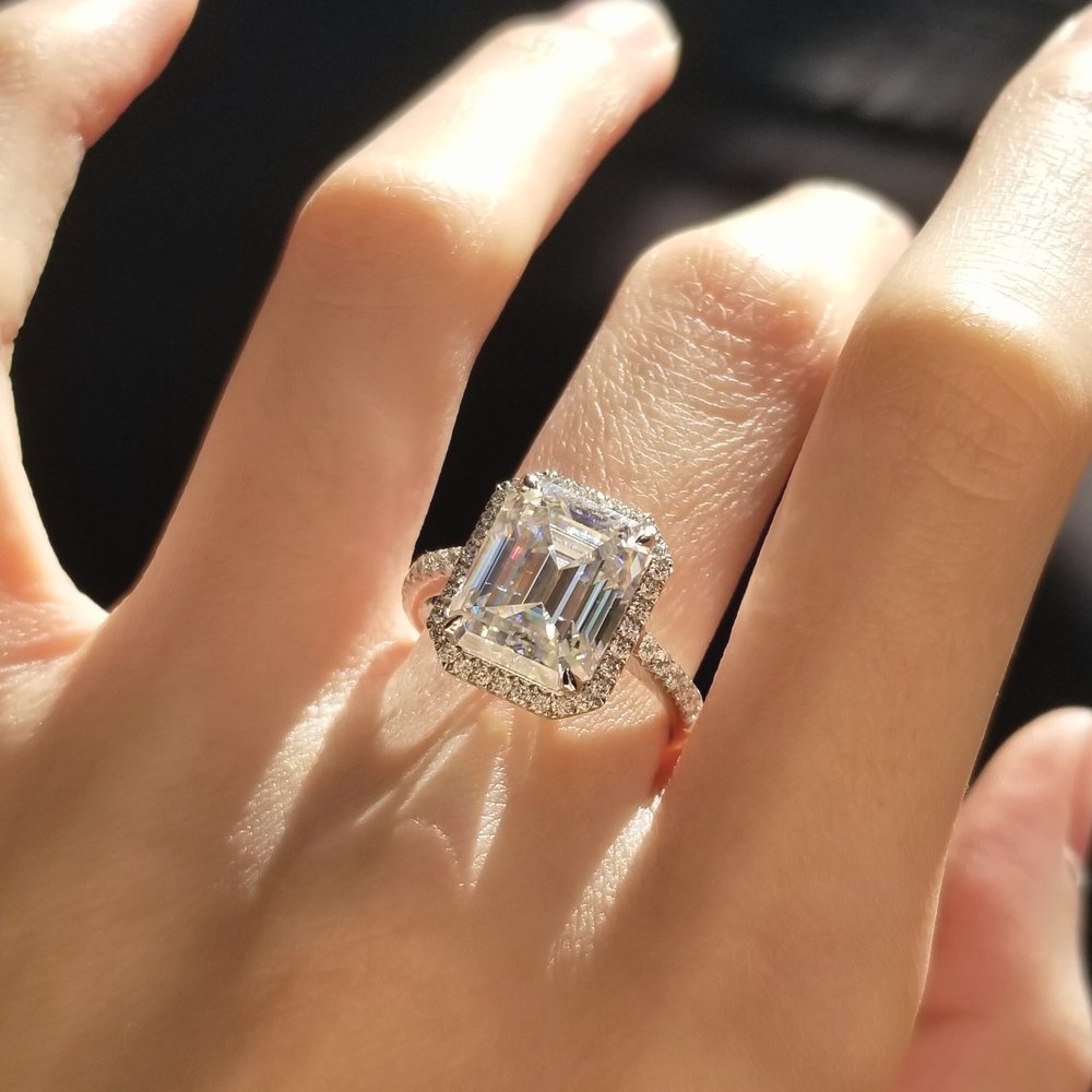 5.0 CT Emerald Shaped Moissanite Halo Engagement Ring 2