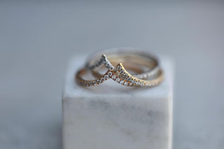 0.225 CT Round Curved CVD EF/VS Diamond Wedding Band 4