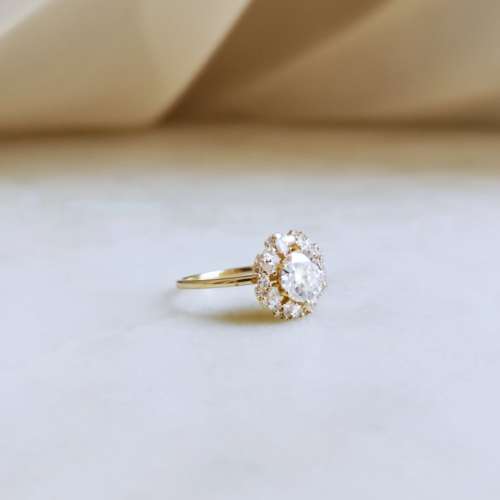 1.0 CT Round Shaped Moissanite Halo Engagement Ring 3