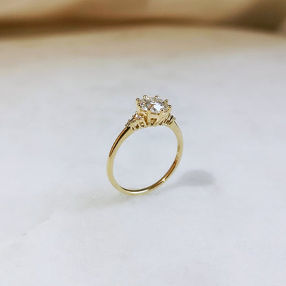 1.0 CT Round Shaped Moissanite Cluster Engagement Ring 5