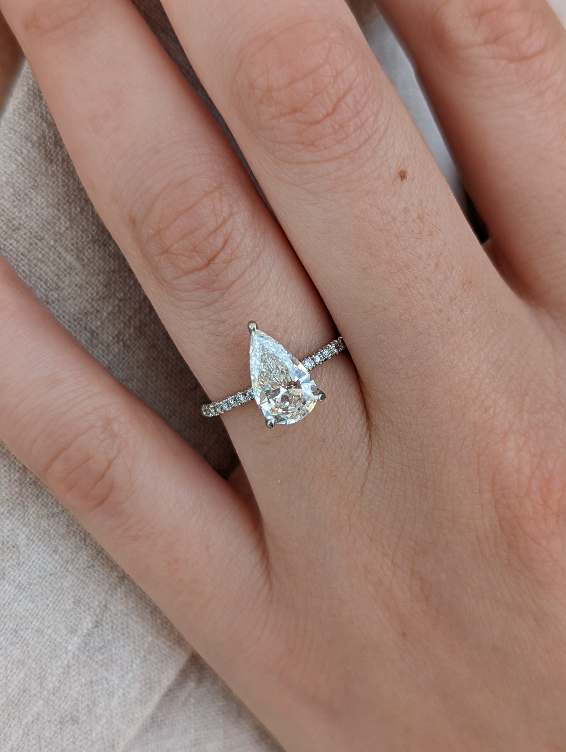 1.7 CT Pear Solitaire CVD G/VS2 Diamond Engagement Ring 2