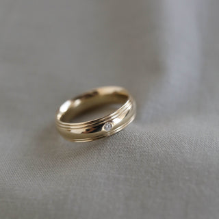 Classic Single Stone Polished Finish Men's Wedding Band 11