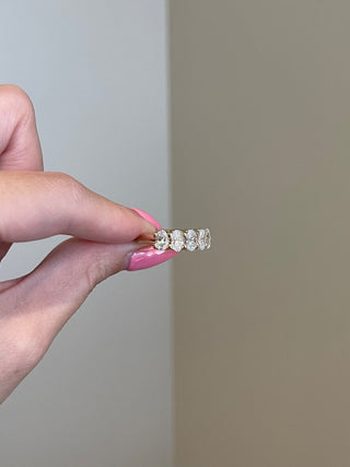 2.50 TCW Oval Shaped Moissanite Five Stones Wedding Band 4