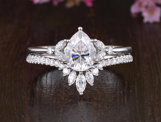 0.75 CT Pear Cluster Moissanite Bridal Ring Set 1